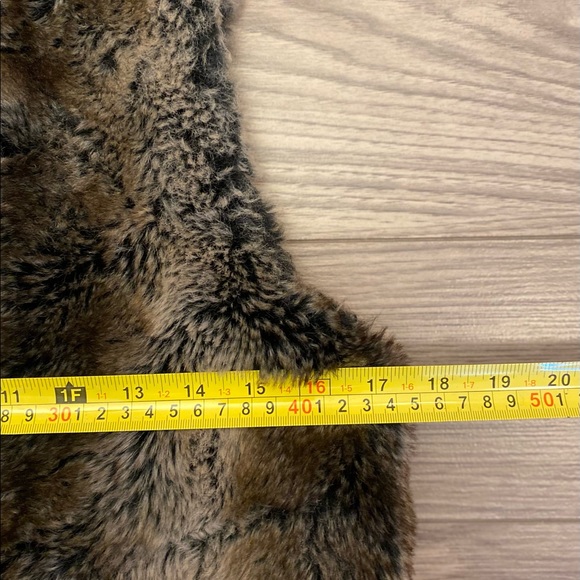 Faux fur vest Sz S - Picture 6 of 7